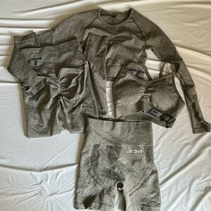 Echt Arise Scrunch 4 piece set